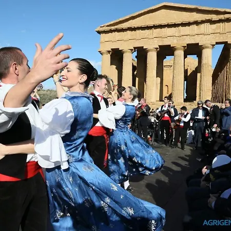 Lory Αγκριτζέντο